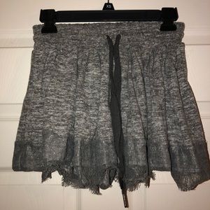 Flowy shorts with lace detail